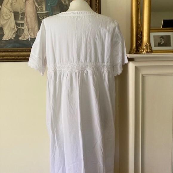 Vintage Style Floor Length Cotton Nightgown - Picture 4 of 10